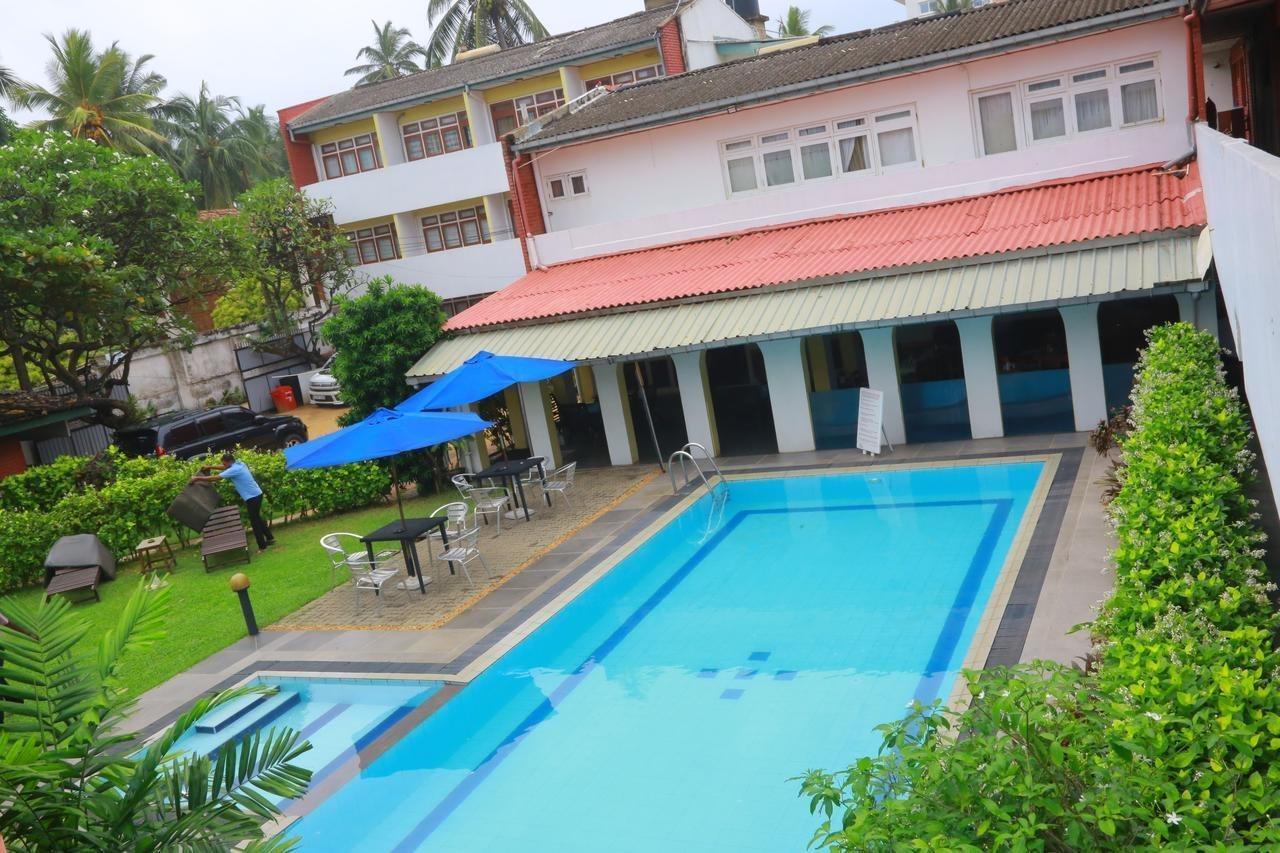 Ranveli Beach Resort Dehiwala-Mount Lavinia Eksteriør billede