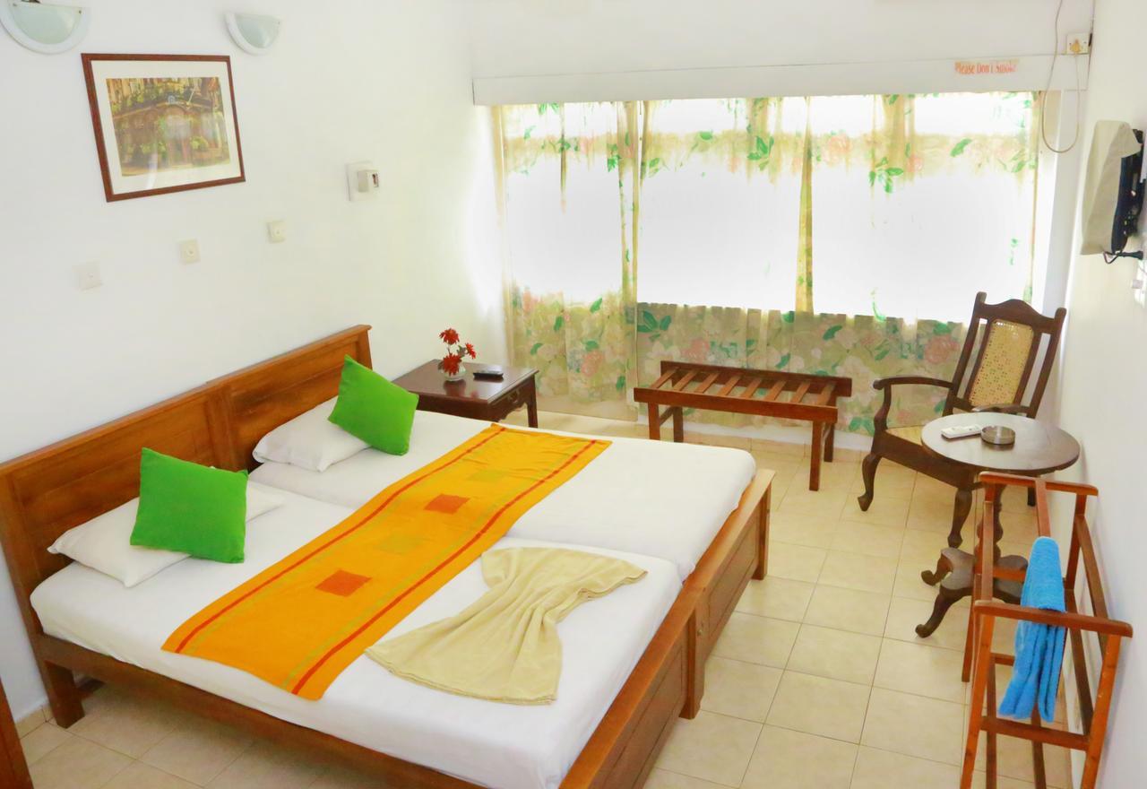 Ranveli Beach Resort Dehiwala-Mount Lavinia Eksteriør billede