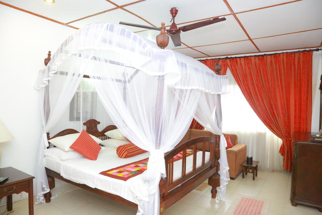 Ranveli Beach Resort Dehiwala-Mount Lavinia Eksteriør billede