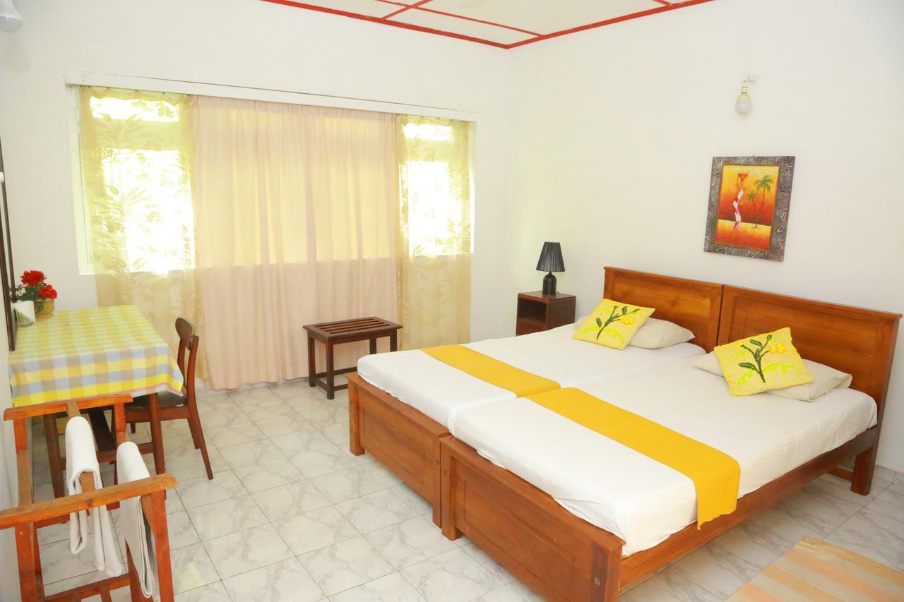Ranveli Beach Resort Dehiwala-Mount Lavinia Eksteriør billede