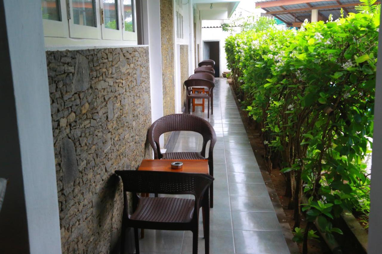 Ranveli Beach Resort Dehiwala-Mount Lavinia Eksteriør billede