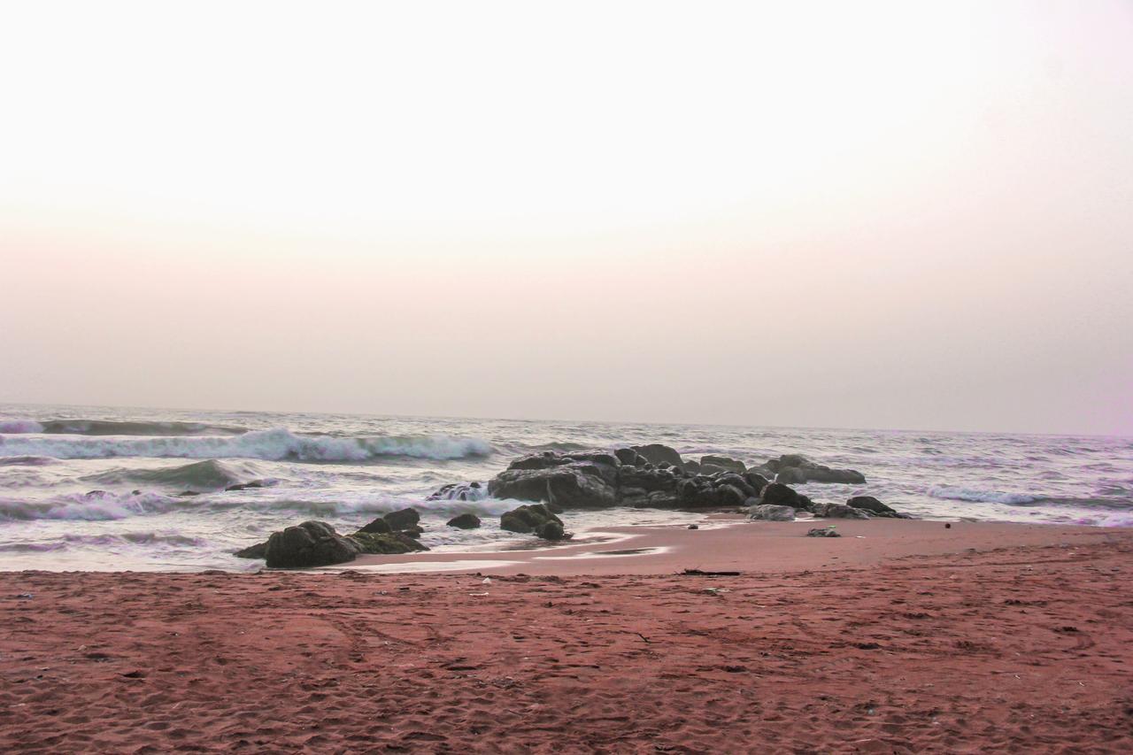 Ranveli Beach Resort Dehiwala-Mount Lavinia Eksteriør billede