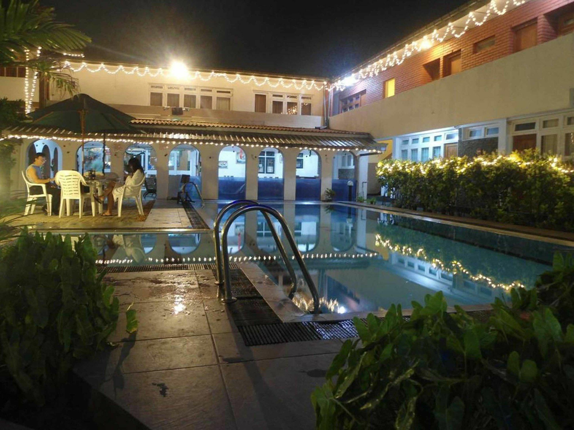 Ranveli Beach Resort Dehiwala-Mount Lavinia Eksteriør billede