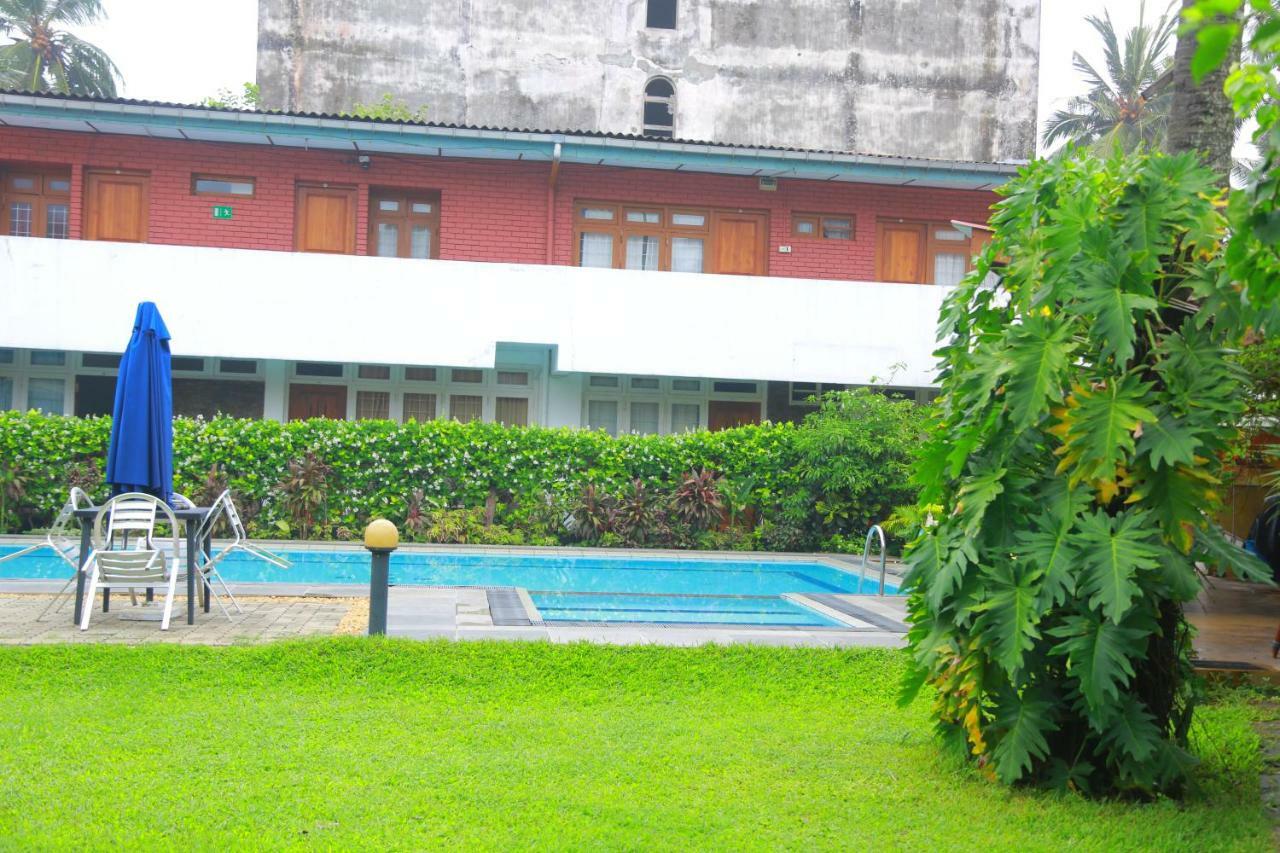Ranveli Beach Resort Dehiwala-Mount Lavinia Eksteriør billede
