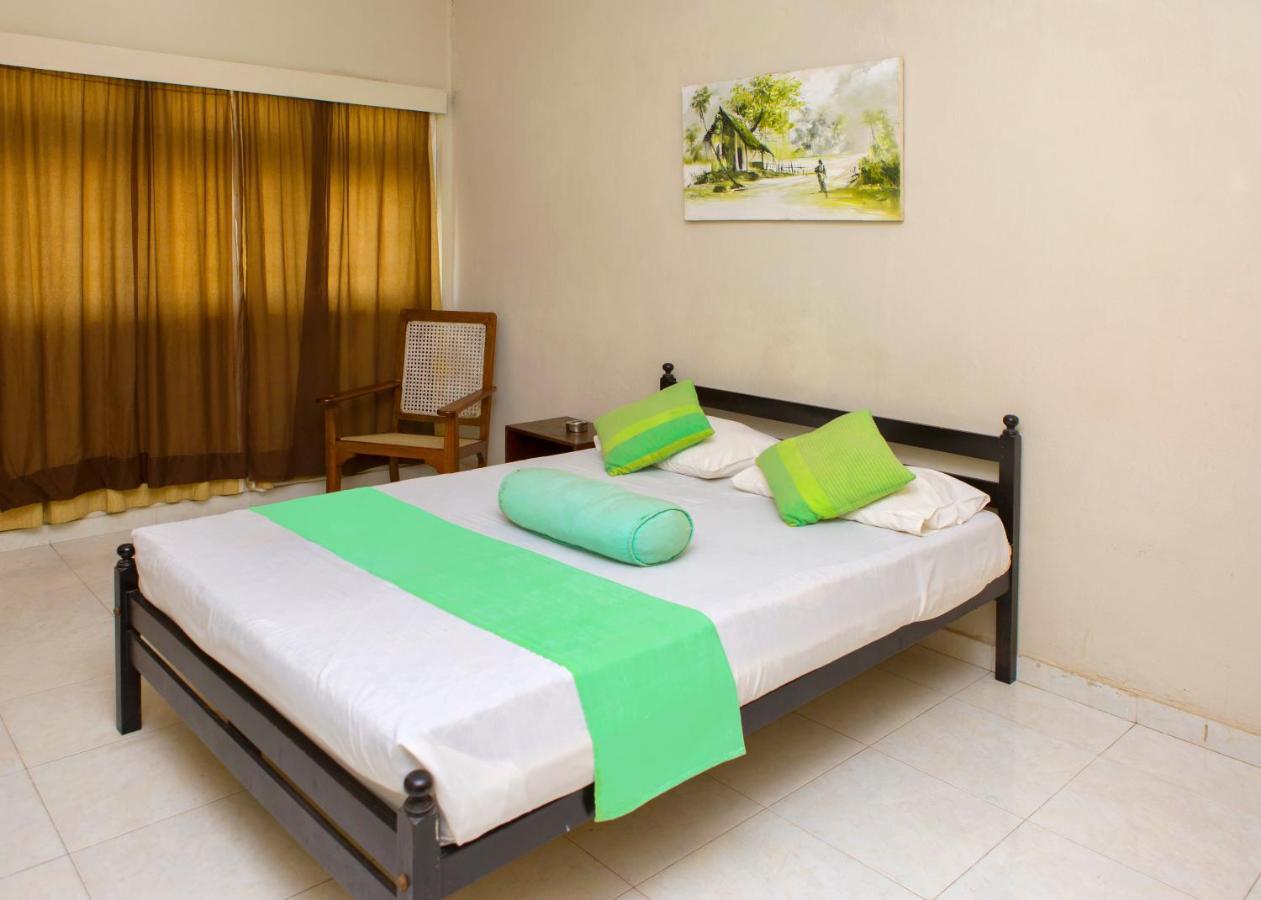 Ranveli Beach Resort Dehiwala-Mount Lavinia Eksteriør billede
